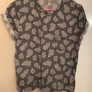 Super Soft Light Paisley Nollie T-Shirt! Size S